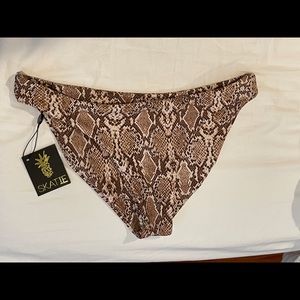 Cheryl bottom sequoia